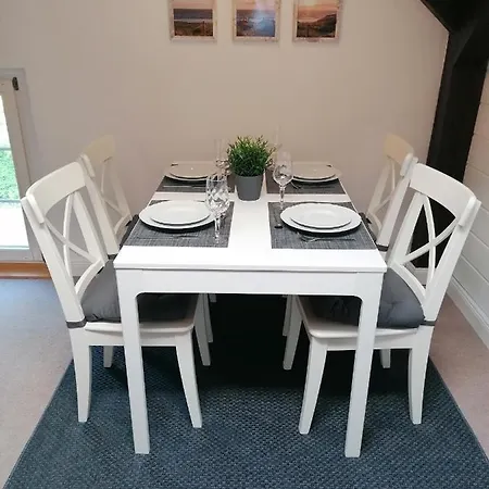 Charmantes Im Dachgeschoss Apartament